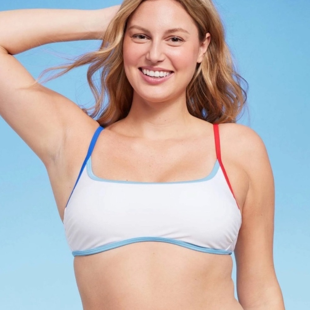 🐣NWT Wild Fable White Bikini Top with Red and Blue Accents
